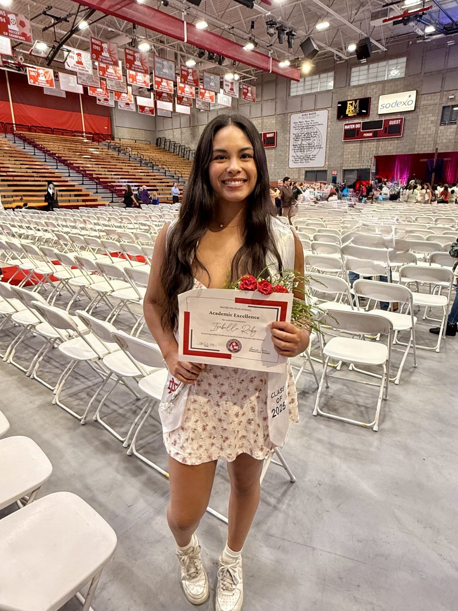 IsabellaRuby25's tweet image. They said all I had to do was get a 4.0.  So I did for 7 semesters straight.  Now I got this stole for graduation in a few weeks! #earnedit #MaterDeiMomarch 🦁#scholarathlete @mdhs_softball @CA_Howard