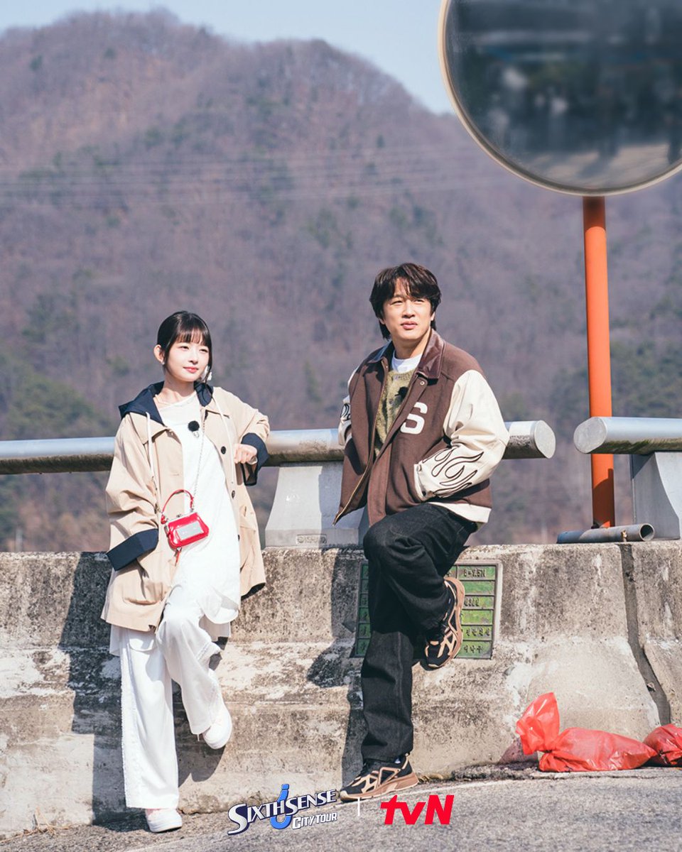 tvN_Asia's tweet photo. #ChaTaeHyun and IVE’s #Rei bring laughs, charm, and a perfect send-off to the season! 📸✨
#tvNAsia #BestKoreanEntertainment #SixthSense #SixthSenseCityTour #YooJaeSeok #SongEunI #GoKyungPyo #Mimi #식스센스 #식스센스시티투어 #유재석 #송은이 #고경표 #미미 https://t.co/3uFEVEdnBf