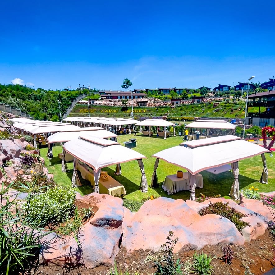 mykoolala's tweet photo. Ridge Cabin Resort, located in the serene Tigoni area of Limuru, Kenya, is a tranquil retreat that blends rustic charm with natural beauty Surrounded by lush tea plantations and rolling hills, it offers a perfect escape from the hustle and bustle of city life. 

#Mpesa #Kairo https://t.co/RMZ7ds5pJE