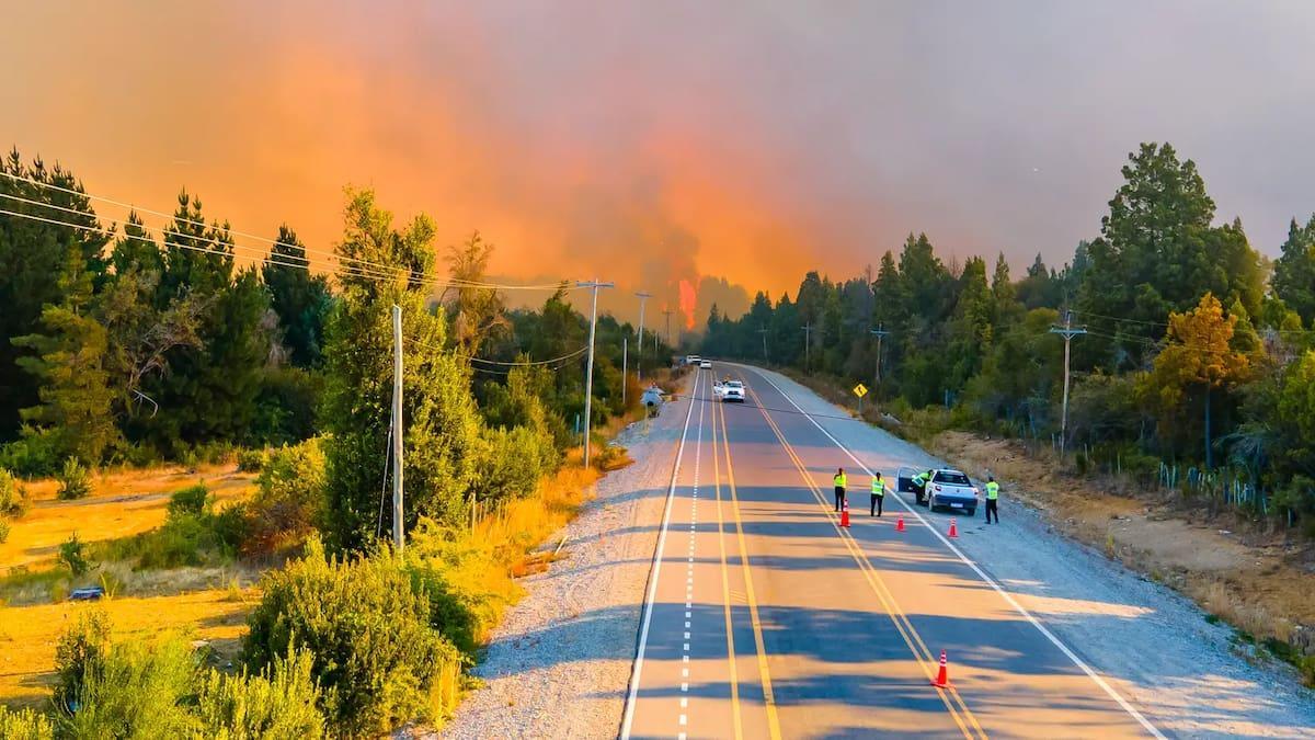 Incendios forestales: el fuego arde y la estrategia climática no aterriza en la Patagonia Andina a.ln.com.ar/4j4AnKN