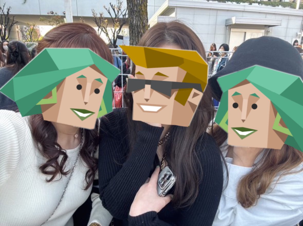 Ox97as's tweet photo. ENFP樹担に挟まれるわたち https://t.co/MbCgkgqfF8