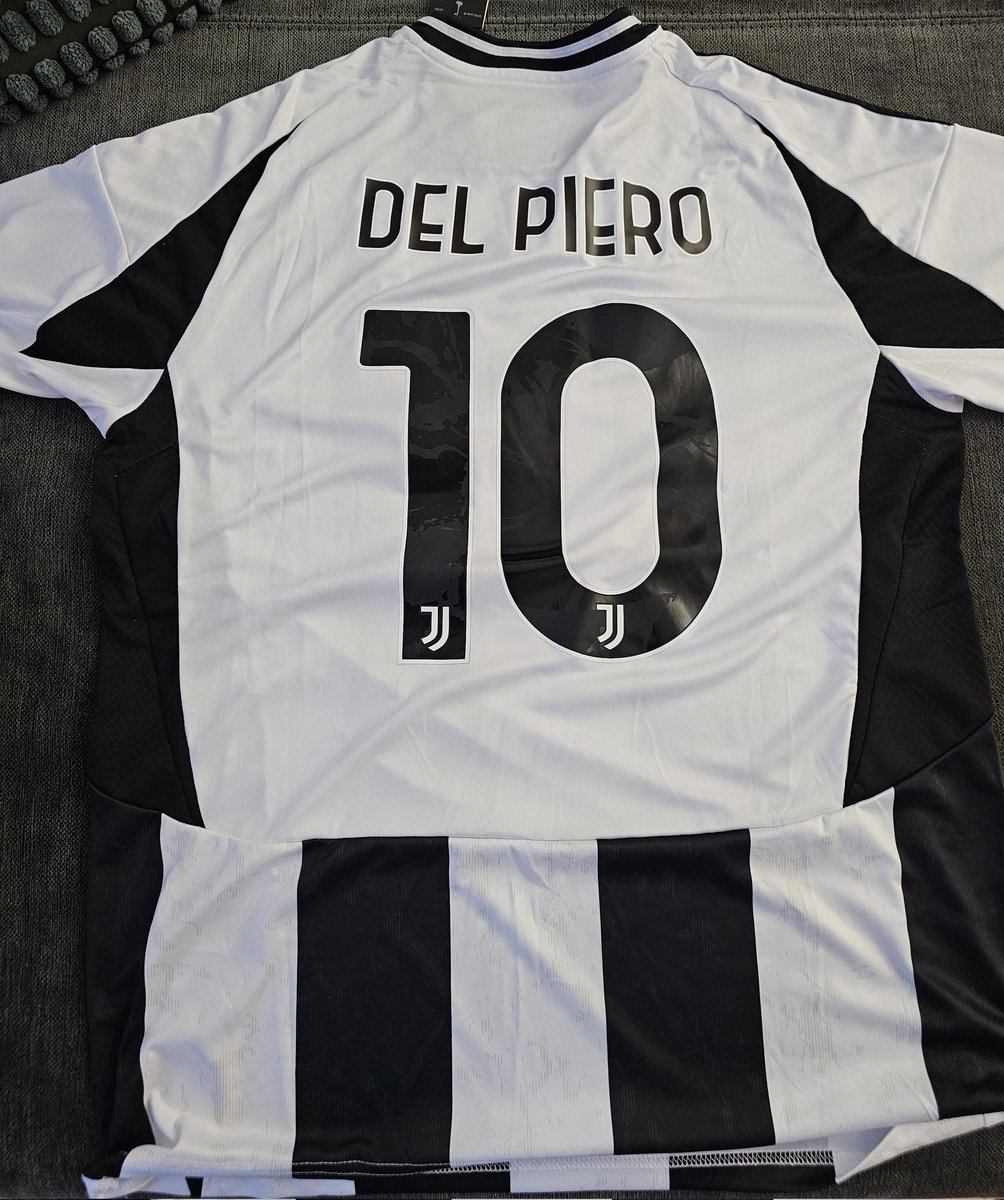 Merci au poto <a href="/MhouTips/">MhouTips</a> !!! 🙌🙌

En plus de nous faire passer des bets gagnants, regardez le beau cadeau que j'ai reçu 💥💥🤩🤩
Vous trouverez pas meilleur que lui sur Twitter !! 💯 💯