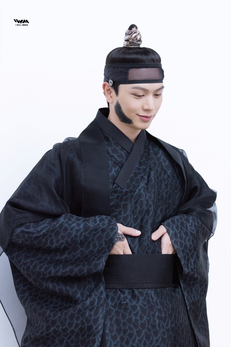YookSJ_official's tweet photo. [📌]
SBS드라마 '귀궁' 포스터 촬영 BEHIND PHOTO

🔗https://t.co/DtC7mNEGUQ

#육성재 #YOOKSUNGJAE
#SBS #귀궁 https://t.co/tRGjBMQob5