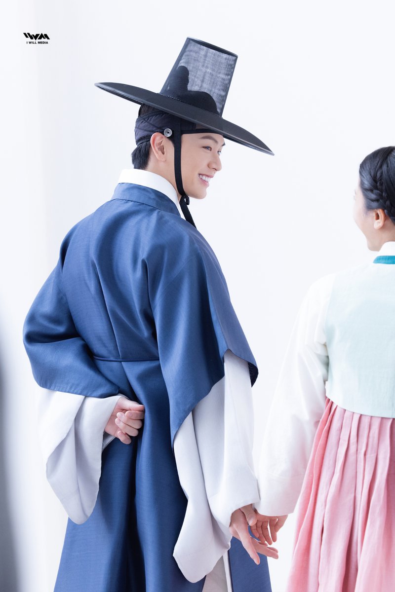 YookSJ_official's tweet photo. [📌]
SBS드라마 '귀궁' 포스터 촬영 BEHIND PHOTO

🔗https://t.co/DtC7mNEGUQ

#육성재 #YOOKSUNGJAE
#SBS #귀궁 https://t.co/tRGjBMQob5