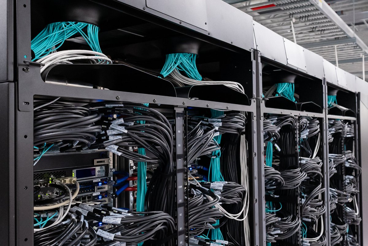 talius's tweet image. #Supercomputing #memory #management tool makes #data #storage more #efficient 

Researchers have developed a new application to increase #efficiency in memory systems for #high-#performance #computing. 
scitechupdates.com/supercomputing…