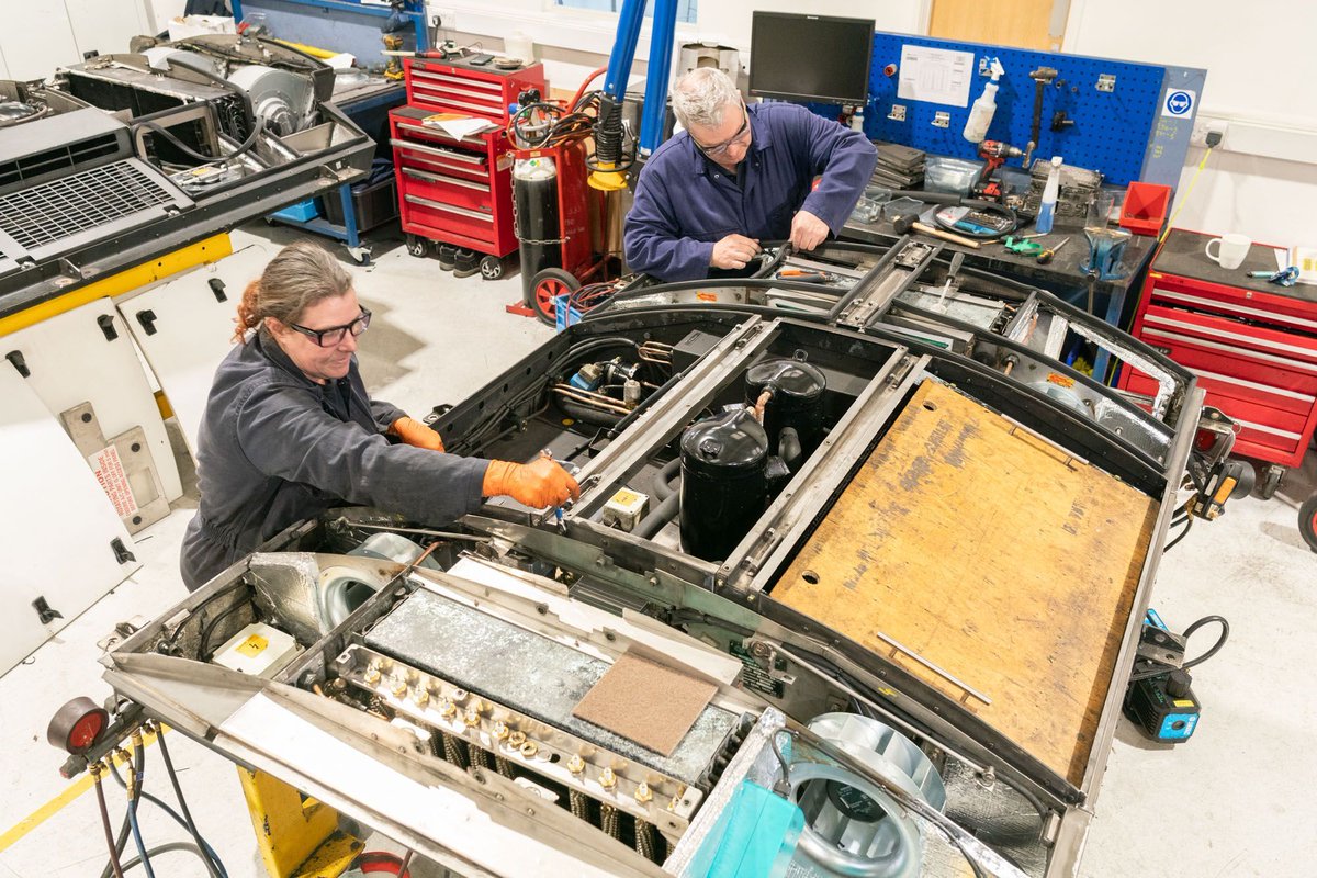 Knorr-Bremse has renewed its HVAC maintenance contract with Chiltern Railways for another five years, reinforcing its position as the UK's top rail HVAC service provider. Learn more about the contract and its impact on Chiltern's fleet: rail.knorr-bremse.com/en/gb/about-us… #TeamKnorrBremse