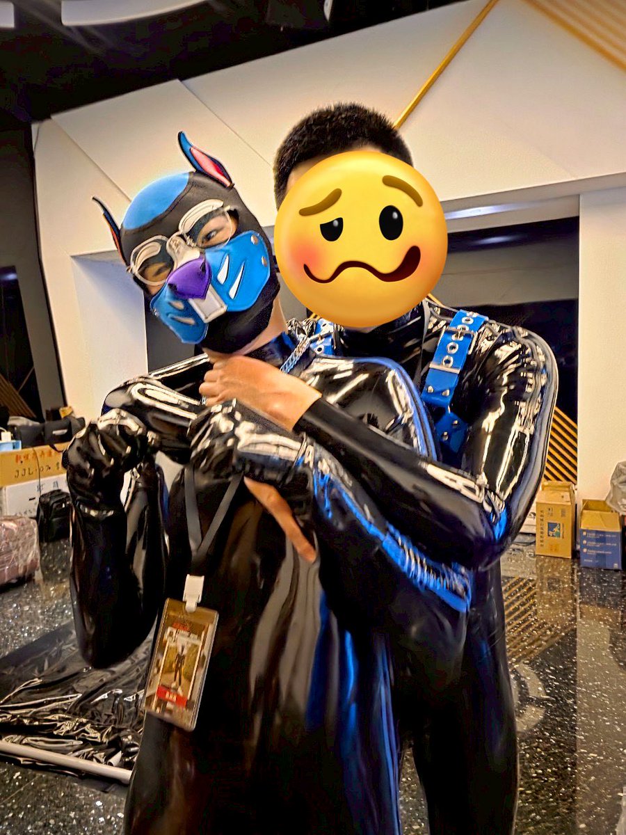 任務：與兩個00後的拍照📷
<a href="/BlueElfJ/">藍色小精靈</a>  &amp; <a href="/xuanxuan0531/">車干軒</a> 
❤️❤️❤️

#0412taipeirubber