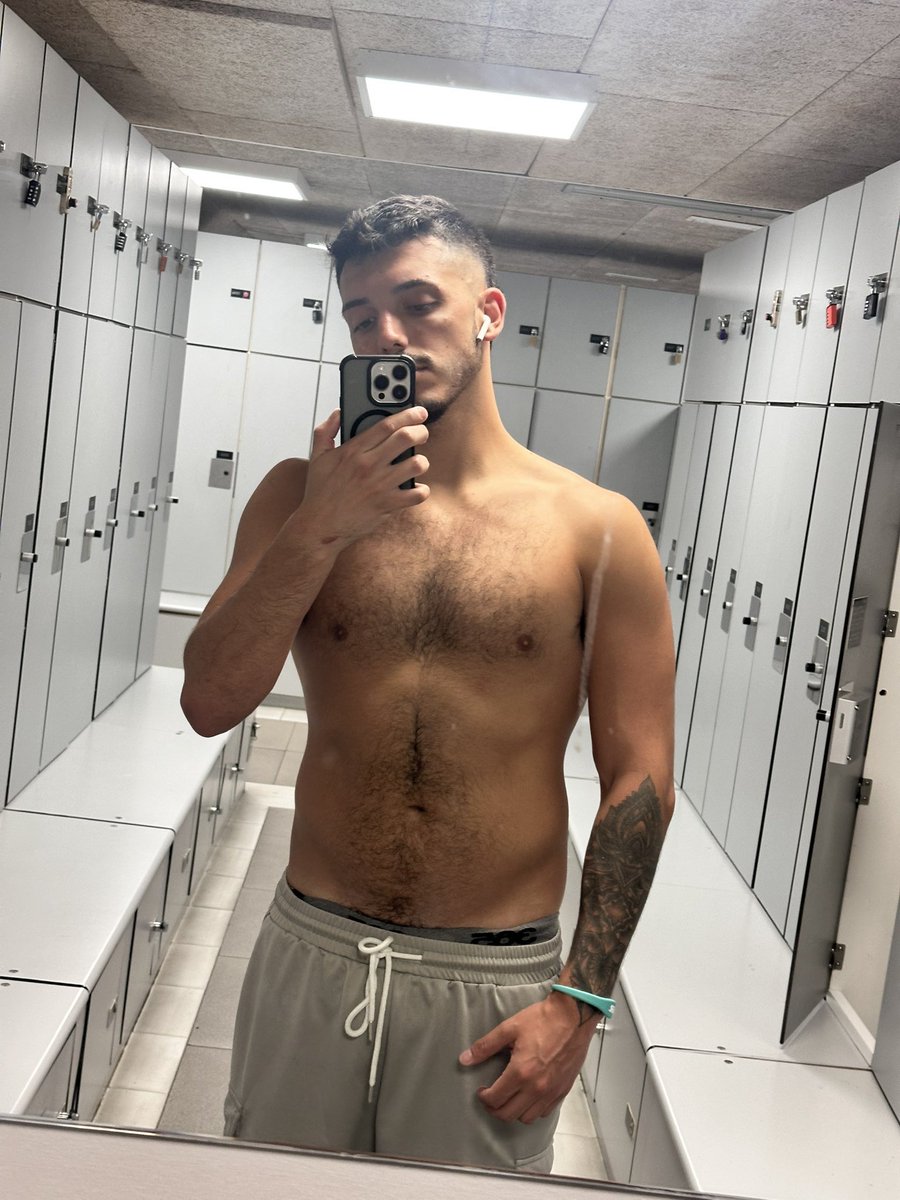 mec2salle's tweet photo. #161
@tonilukee
#gym #gymboy #fitnessguy #fitnessboy #lockerroom #vestiaires #6packs #menatsport #sport #muscu #hotboy #hotmen #hotguy https://t.co/c9EI6yZTht