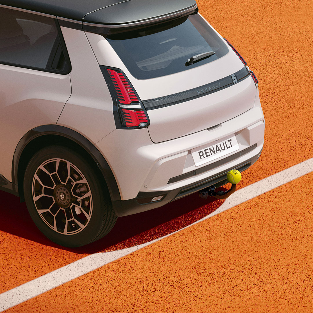 RenaultHR's tweet photo. Roland-Garros zove. #Renault5 #RolandGarros https://t.co/04WBatjfJR
