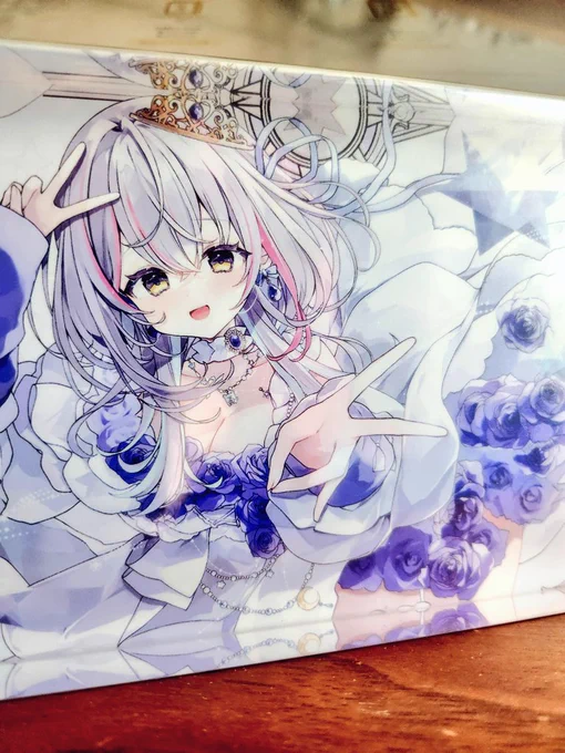 ちせ様のアクリルブロック届いた〜〜!!!!大きい〜〜!!!!可愛い〜〜〜!!!!!!どこに飾ろうかな良い所見つけないとな 