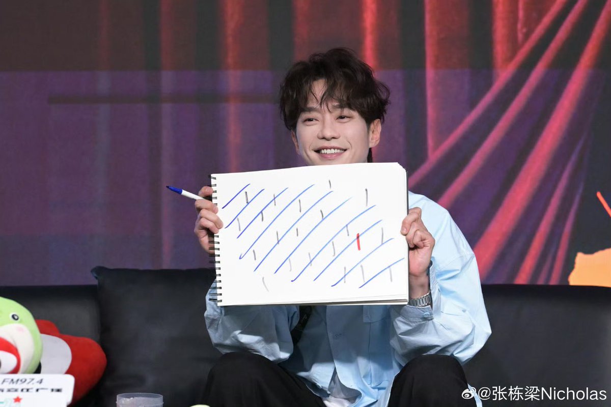 nicteonotes's tweet photo. A visit to the Sina Weibo offices to promote new physical album #WhiteNightPlus~ (14.4.2025)(P1)
Now available via https://t.co/YEMy6toFCx… or https://t.co/4L8ijf627b… 💽
#張棟樑 #张栋梁 #NicholasTeo https://t.co/pMK6jzsji2