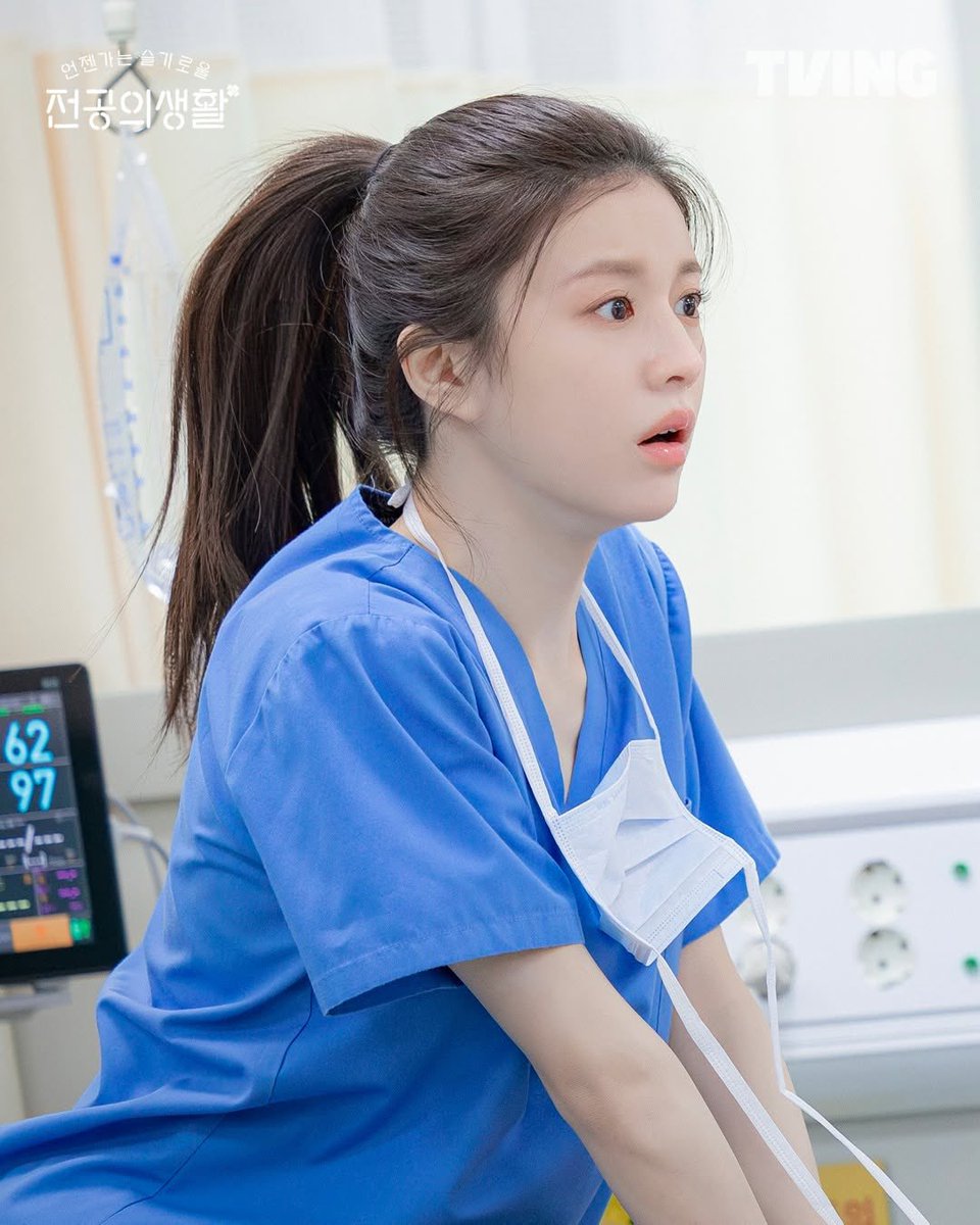 Your prettiest and smart doctor is on call today. Saving lives, more that 12-hours-shifts, and apparently endless challenges. 𝖮𝗁 𝖸𝗂-𝗒𝗈𝗎𝗇𝗀, everyone's favorite obgyn resident. ⋆. 𐙚 ̊