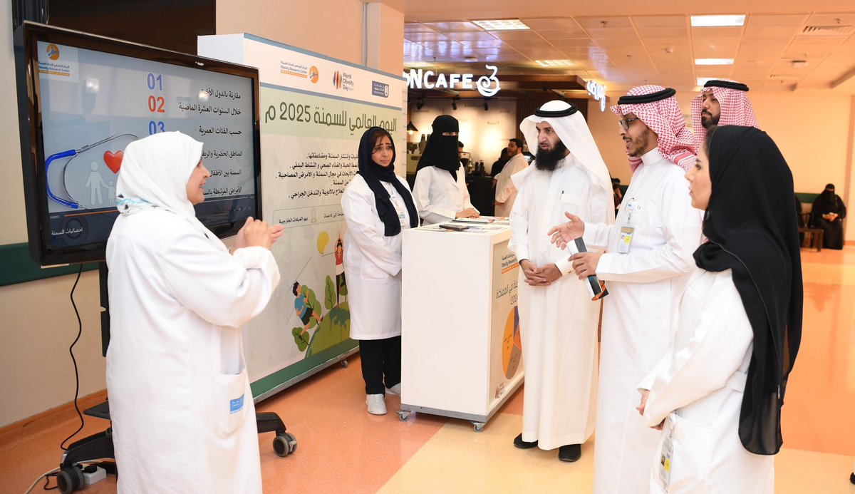 ORC_KSU's tweet image. افتتح سعادة عميد كلية الطب أ.د.بندر الجفن وسعادة وكيل كلية الطب للدراسات العليا والبحث العلمي  أ. د.عاصم الفدّا وسعادة وكيل الكلية لشؤون الطالبات د.هناء البليهي فعالية اليوم العالمي للسمنة 2025 
والتي ينظمها المركز الجامعي لأبحاث السمنة في مبنى العيادات الخارجية-مستشفى الملك خالد
