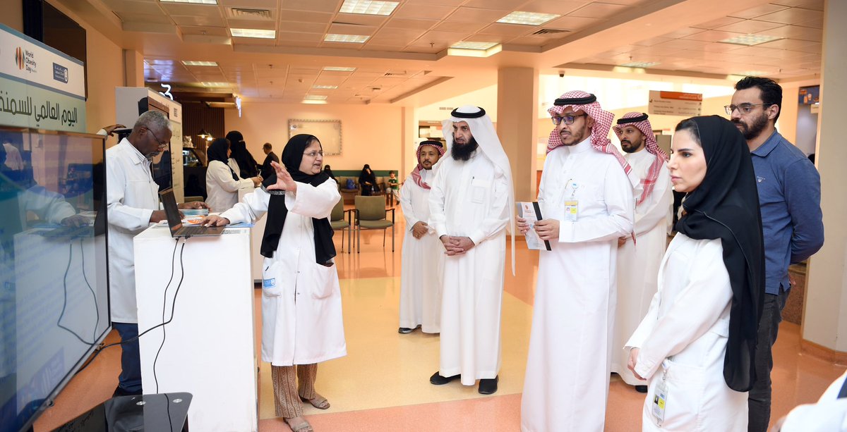 ORC_KSU's tweet image. افتتح سعادة عميد كلية الطب أ.د.بندر الجفن وسعادة وكيل كلية الطب للدراسات العليا والبحث العلمي  أ. د.عاصم الفدّا وسعادة وكيل الكلية لشؤون الطالبات د.هناء البليهي فعالية اليوم العالمي للسمنة 2025 
والتي ينظمها المركز الجامعي لأبحاث السمنة في مبنى العيادات الخارجية-مستشفى الملك خالد