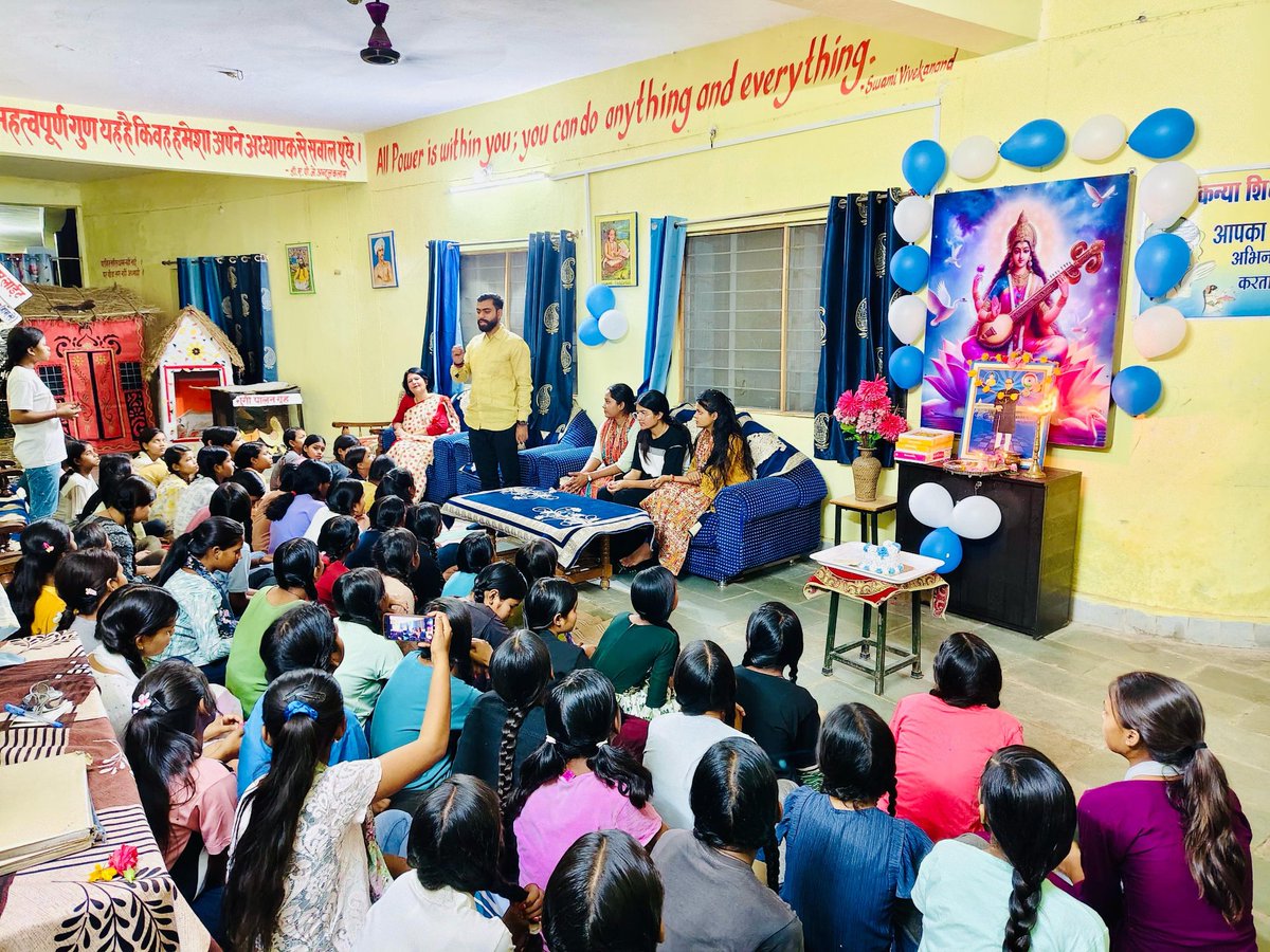 ABVPMK's tweet photo. अभाविप रीवा नगर इकाई द्वारा बाबा साहेब डॉ. भीमराव अम्बेडकर जी की जयंती के अवसर पर ज्ञानोदय शासकीय अनुसूचित जाति छात्रावास में संगोष्ठी का आयोजन किया गया , जिसमें प्रमुख रूप से छात्रावास अधीक्षिका श्रीमती रितु त्रिपाठी दीदी उपस्थित रहीं।
#ABVPMahakoshal https://t.co/YCBKStX8dK