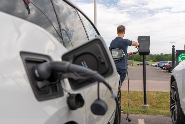 Driivz_EV's tweet image. 1 in 5 drivers can’t connect to public #EVchargers, says @JDPower. The good news? Smart charging software can remotely fix 80% of issues—reducing charger anxiety &amp;amp; boosting uptime.
More: hubs.ly/Q03g7wGr0
