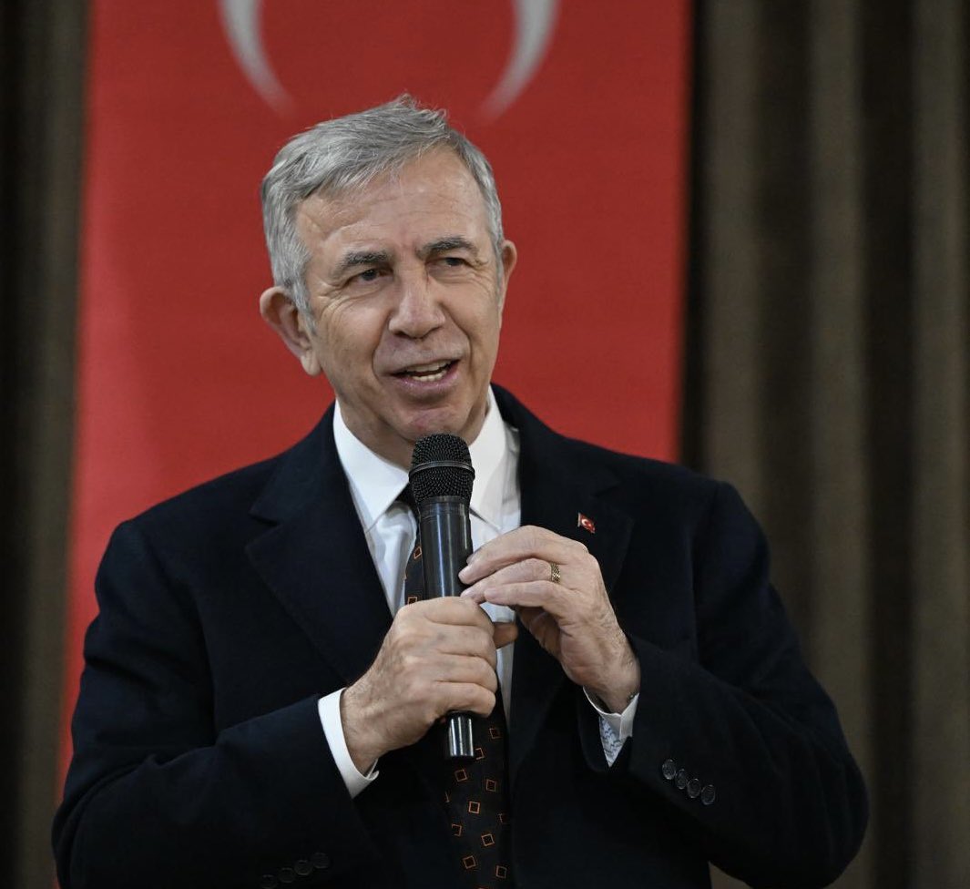 Mansur Yavaş, “bu kentin kaynakları, bu kentin insanı için harcanacak” mesajıyla emeklilere yapılan sosyal yardımı paylaştı:

“70 bin emeklimize, hane başı 1.500 TL olmak üzere toplam 105 milyon 66 bin TL destek ödemesi gerçekleştirdik.”