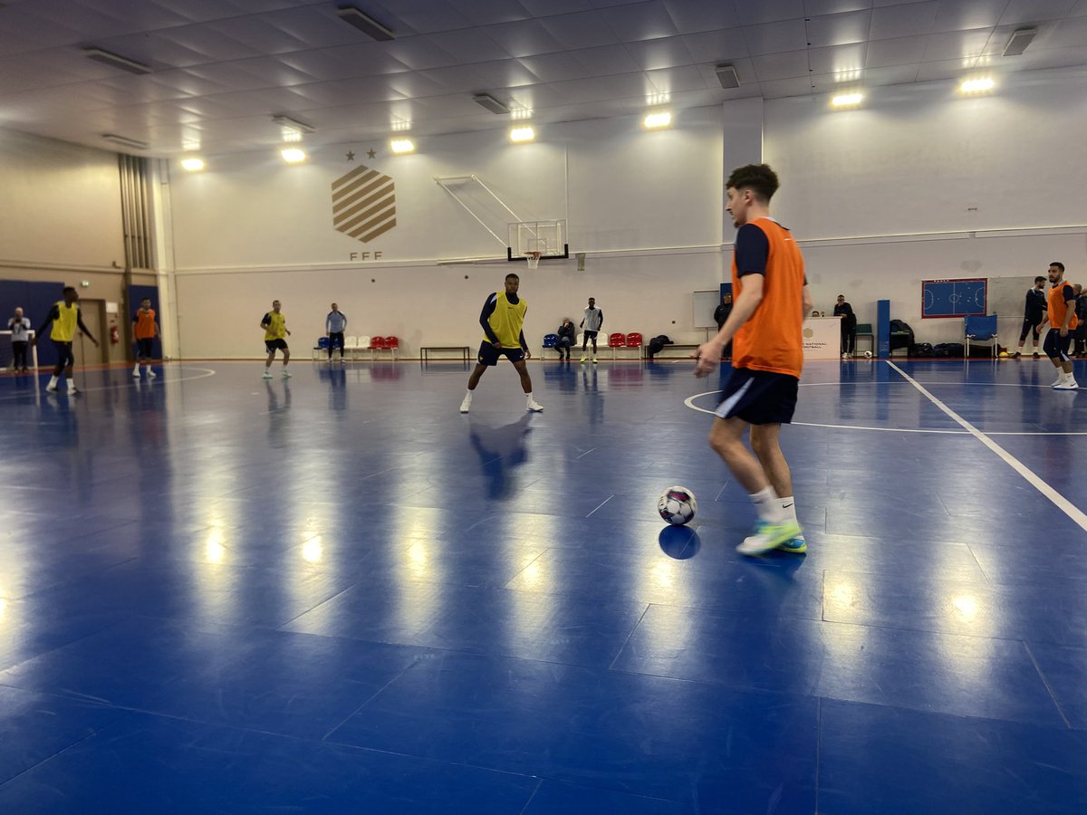 Timboussaint_T's tweet photo. 1ère édition du concours Les espoirs du futsal
➡️32 jeunes issus de toute la France et des Drom Tom réunis à Calirefontaine
➡️Des tests techniques, des matchs 3 vs 3 et 5 vs 5
➡️Un temps d’échange avec l’équipe de France futsal et son staff
Bravo aux joueurs
#futsal #fff #lpiff https://t.co/J2PRJWLqmg