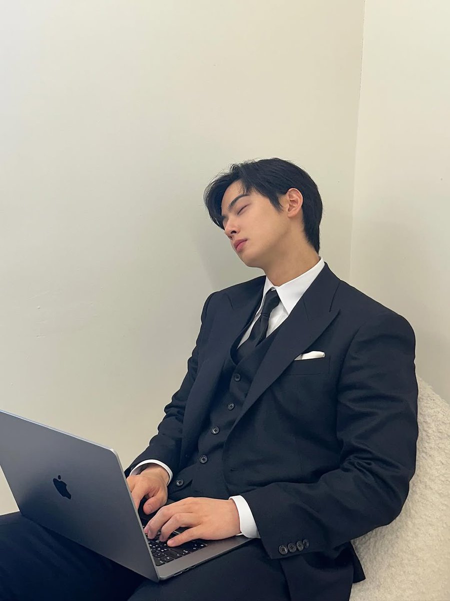 eunwoomelike's tweet photo. Benim biricik aşkım sabahımı güzelleştiren bebeğim Yorum yapmış felix in gönderisine ❤❤💘❤❤

#CHAEUNWOO #FELİX #BOSSG https://t.co/rlaGnWOa88