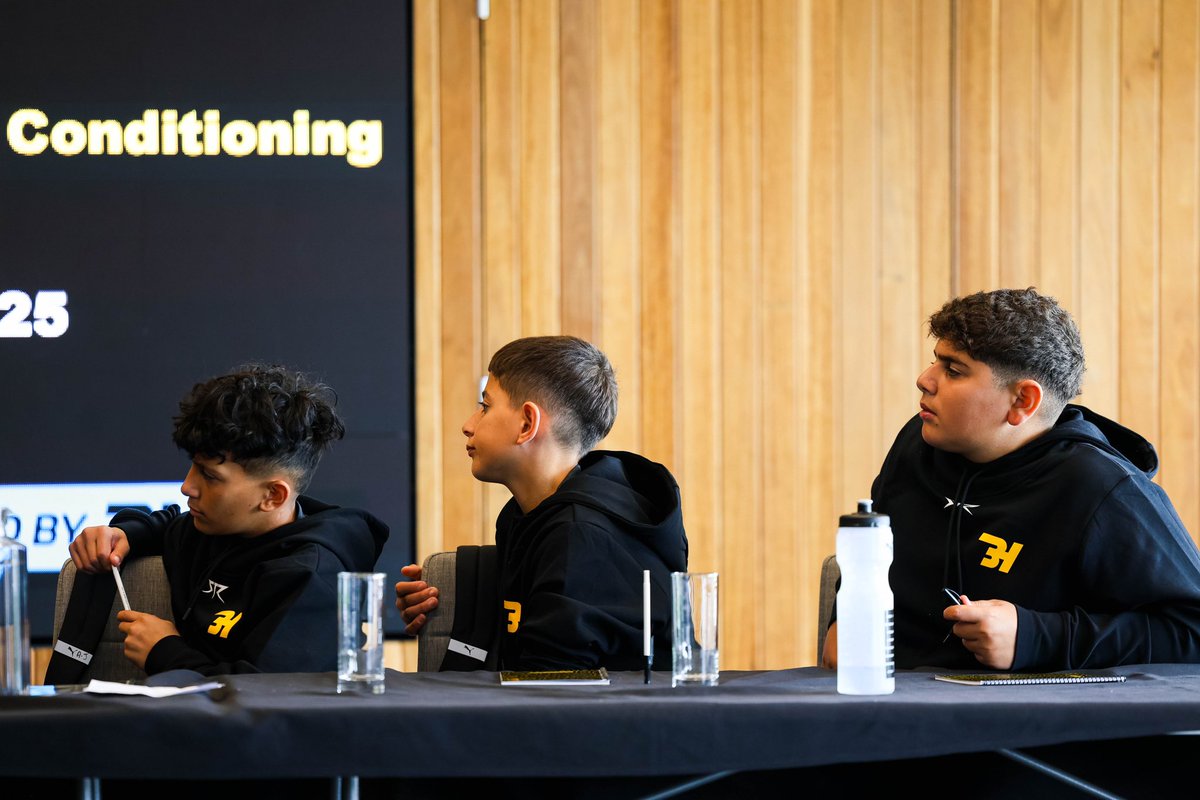 Our junior boys got stuck into a running session led by <a href="/pbol800/">Peter Bol OLY</a> for day two at the home of <a href="/stkildafc/">St Kilda FC</a> ⚡️

Participants also gained insights into physical peak performance through a strength and conditioning session delivered by Peter and high-performance lead Michael Chiovitti.