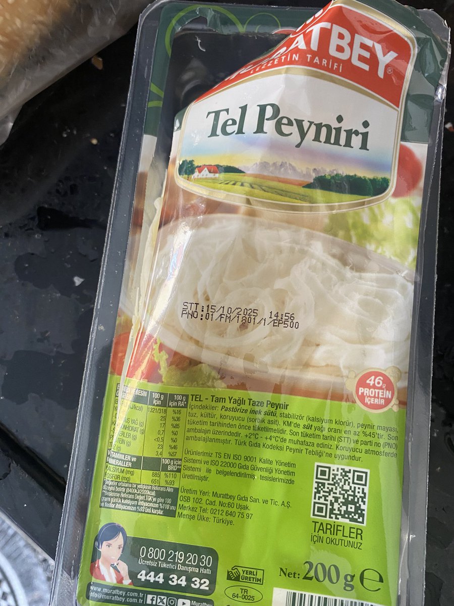 demrozlem's tweet photo. @MuratbeyPeynir Son kullanma tarihi 15/10/2025 olan tel peynirinizin küflü hali buyursunlar https://t.co/Zp3LDEyMOa