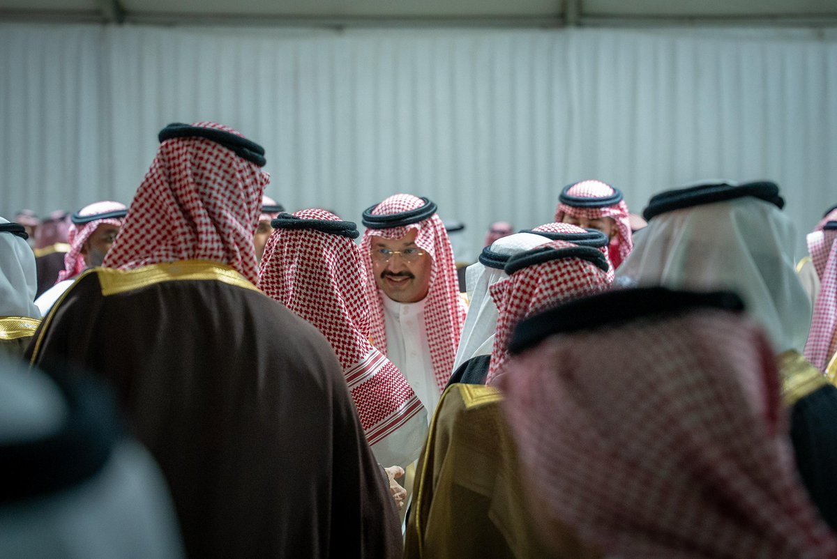 emartasir's tweet photo. الأمير #تركي_بن_طلال #أمير_منطقة_عسير يعزي أسرة آل حامد في وفاة الشيخ عبدالله بن حامد شيخ شمل قبائل علكم، والذي انتقل إلى رحمة الله بعد معاناة مع المرض، كما أعرب أبناء الفقيد عن شكرهم لسموه على ماقدمه لوالدهم خلال فترة مرضه https://t.co/RLmvSTCDnS