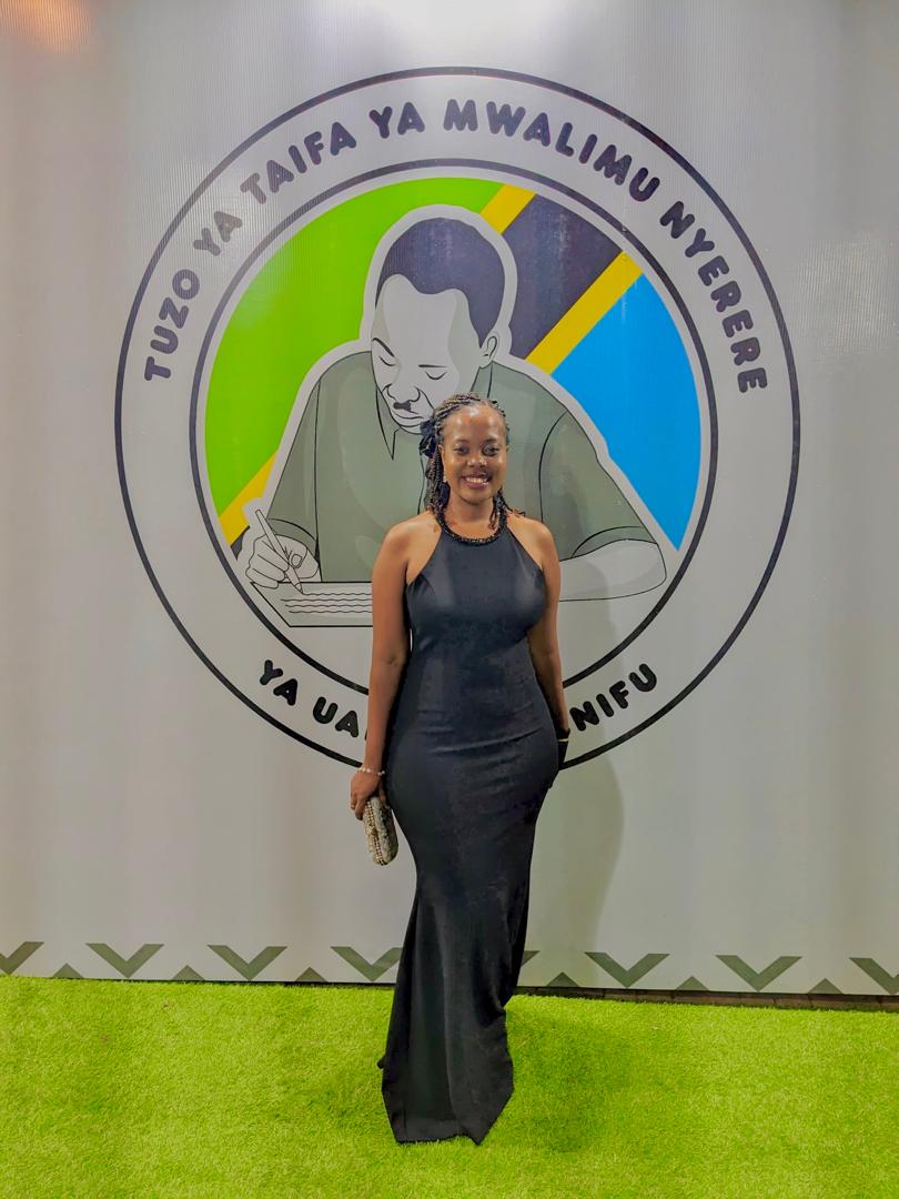 Hekima Book Club 🇹🇿 🏴 🇳🇬 🇿🇼 (@hekimabookclub) on Twitter photo Ukialikwa, alikika.
Utanashati wa Mwl. Nyerere kifikra na muonekano-ulitukuka nasi wajukuu tunaendeleza <a href="/tuzonyerere/">Tuzo Nyerere</a> Ukialikwa, alikika.
Utanashati wa Mwl. Nyerere kifikra na muonekano-ulitukuka nasi wajukuu tunaendeleza <a href="/tuzonyerere/">Tuzo Nyerere</a>