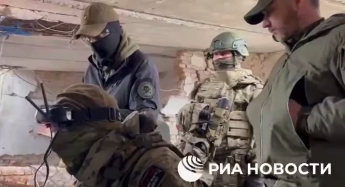 Maks_NAFO_FELLA's tweet photo. ‼️ RIA Novosti showed how Russian operators control drones that kill our military from an office in "Moscow City"

🦅 According to the rules of warfare, this office can be considered a legitimate military target. https://t.co/DZIN0p5598