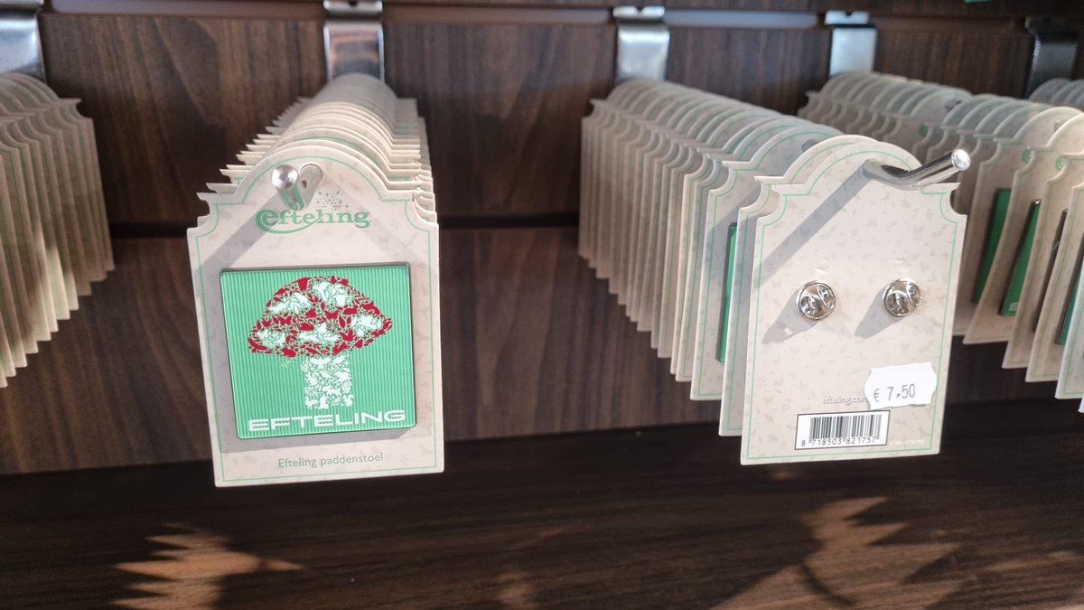pinverzameling's tweet photo. De Efteling Paddestoel pin is nu verkrijgbaar in het park, kost € 7,50 en zoals gewoonlijk de laatste tijd is de oplage onbekend… (bron foto:@Eftelwesley) https://t.co/xMTfOptuay