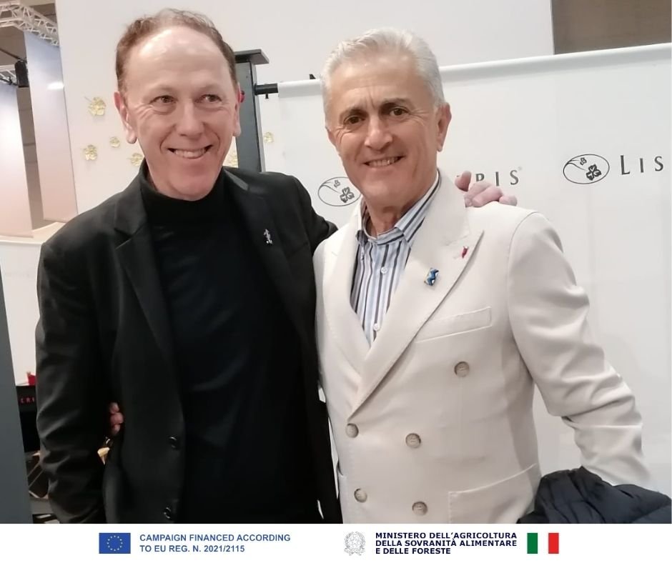 Lis Neris (@lisneris) on Twitter photo Vinitaly si รจ appena concluso con numeri, analisi, confronti e consensi.
Verona non รจ una semplice gita fuori porta.
๐ฬ ๐ฎ๐ง ๐ฅ๐ฎ๐จ๐ ๐จ ๐๐จ๐ฏ๐ ๐ข๐ฅ ๐ฏ๐ข๐ง๐จ ๐ฌ๐ข ๐ซ๐๐๐๐จ๐ง๐ญ๐.
Il buon vino รจ contro le barriere, รจ contro i conflitti.
๐ฬ ๐ฉ๐๐ซ ๐ฎ๐ง ๐ฆ๐จ๐ง๐๐จ ๐๐ฉ๐๐ซ๐ญ๐จ Vinitaly si รจ appena concluso con numeri, analisi, confronti e consensi.
Verona non รจ una semplice gita fuori porta.
๐ฬ ๐ฎ๐ง ๐ฅ๐ฎ๐จ๐ ๐จ ๐๐จ๐ฏ๐ ๐ข๐ฅ ๐ฏ๐ข๐ง๐จ ๐ฌ๐ข ๐ซ๐๐๐๐จ๐ง๐ญ๐.
Il buon vino รจ contro le barriere, รจ contro i conflitti.
๐ฬ ๐ฉ๐๐ซ ๐ฎ๐ง ๐ฆ๐จ๐ง๐๐จ ๐๐ฉ๐๐ซ๐ญ๐จ
