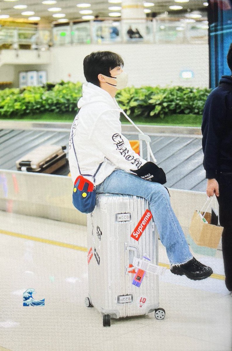 گفتین مینسوک 35 سالشه؟
ولی من فقط یه کودک 5 ساله‌ی شیطون میبینم
#EXO #XIUMIN #시우민
<a href="/weareoneEXO/">EXO</a> <a href="/INB100_official/">INB100_official</a>  <a href="/XIUMIN_INB100/">XIUMIN_official</a>