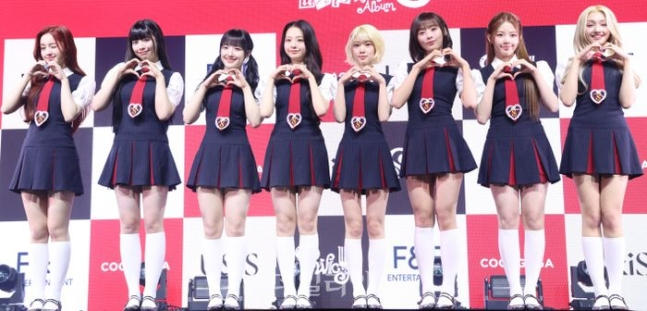 KVerselife's tweet photo. #UNIS at the showcase event for their second mini-album ‘SWICY’ https://t.co/tQnOI7L7th