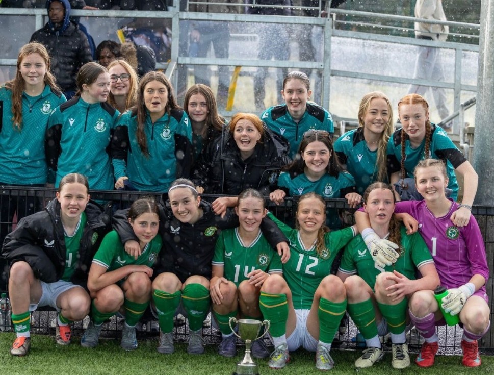 Huge Congrats to Ciara Milton who captained Ire U15 Schools to a 2-1 Victory v England yesterday to take the John Reid Trophy. 

Ciara  was part of our League winning U16s squad this season before transfering to Shamrock Rvs in Jan.  Well done Ciara👏👏 🇮🇪
Ire v Scot today 11am