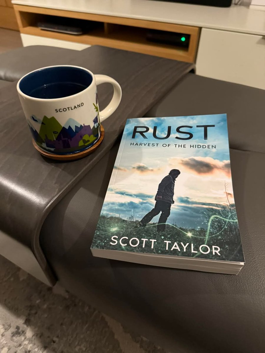 Oh, have I recently mentioned that I wrote a book, and that you should totally check it out?

'RUST: Harvest of the Hidden' available in paperback or ebook over on Amazon and the Kindle store.

#Writer #bookX
