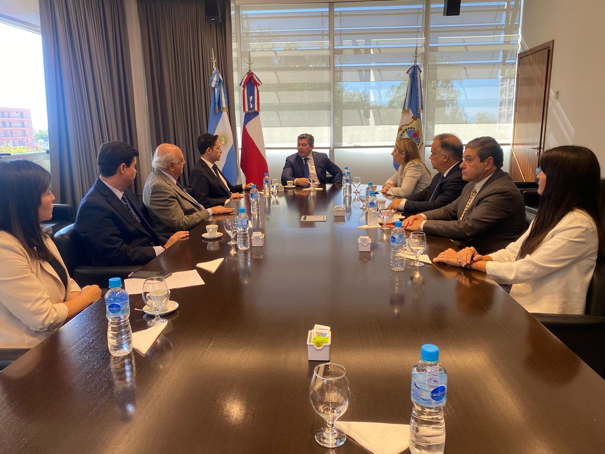 Embajada de Chile en Argentina (@embachilearg) on Twitter photo El Emb. Viera Gallo participó en la XXVIII Reunión del Cómite de Integración Agua Negra en San juan, junto a su Gob. Marcelo Orrego y al Gob. de la Región de Coquimbo, Cristóbal Juliá, entre otras autoridades de ambos países. <a href="/Minrel_Chile/">Cancillería Chile 🇨🇱</a> <a href="/MinGobSanJuan/">MINGOB San Juan</a> <a href="/gorecoquimbo/">Gobierno Regional de Coquimbo</a> El Emb. Viera Gallo participó en la XXVIII Reunión del Cómite de Integración Agua Negra en San juan, junto a su Gob. Marcelo Orrego y al Gob. de la Región de Coquimbo, Cristóbal Juliá, entre otras autoridades de ambos países. <a href="/Minrel_Chile/">Cancillería Chile 🇨🇱</a> <a href="/MinGobSanJuan/">MINGOB San Juan</a> <a href="/gorecoquimbo/">Gobierno Regional de Coquimbo</a>