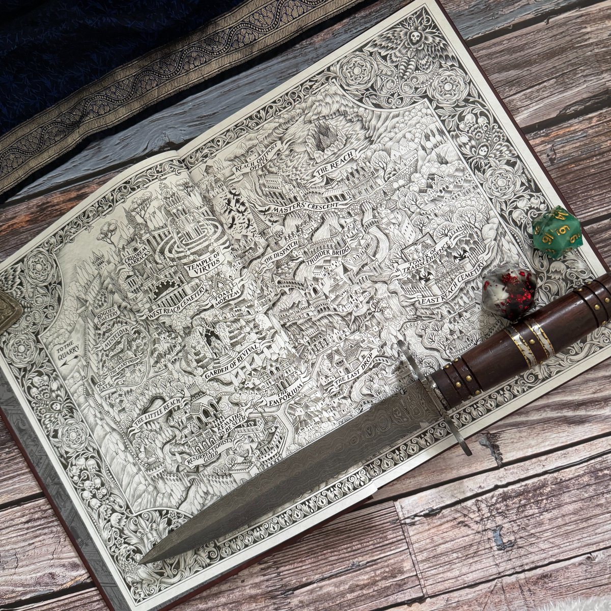 Crow & Crown 👑 tweet media