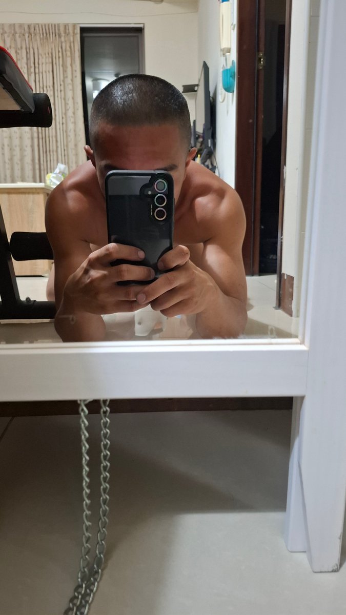 越來越黑 這姿勢怎看起來好色🥵