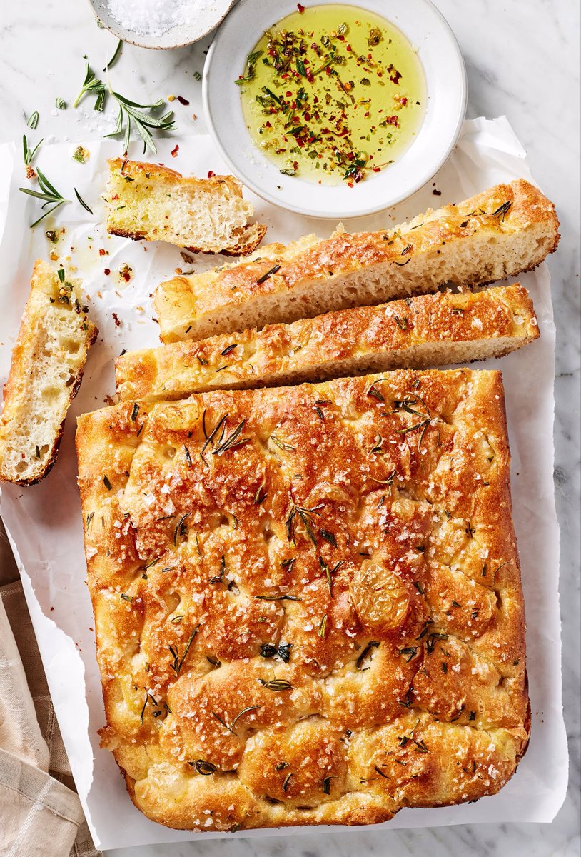 italyfunfacts's tweet image. Did you know? 🍞 Focaccia originated in Liguria — its name comes from the Latin word focus, meaning "hearth," where it was first baked. Have you tried it? 🇮🇹 #Focaccia #ItalianBread #TasteOfLiguria