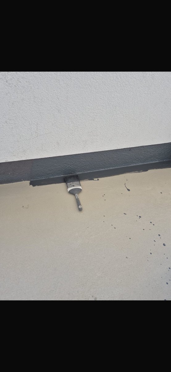 Deco_Floors's tweet photo. Work in progress 👷‍♂️

Installing a new external corridor for a school, featuring smart technology to keep rainwater away from classroom walls and a non-slip surface for added safety by Deco Floors. 
 
✉️ sales@decofloors.co.uk
📞 020 8364 4637 https://t.co/EQX5WtjLAQ