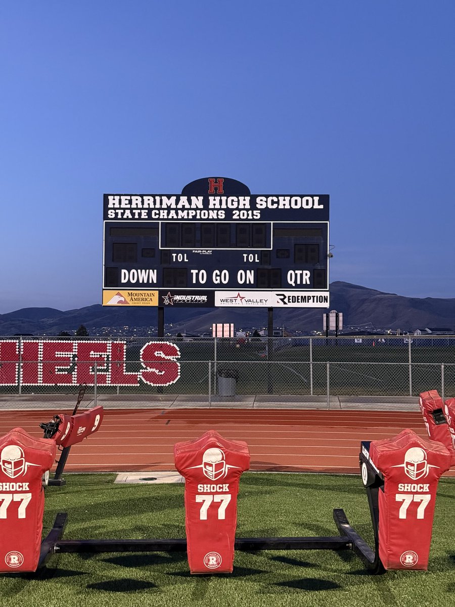 1st Stop .. 5:30 AM Spring Practice 

#HawksRise | #JustWork 🦅🔥