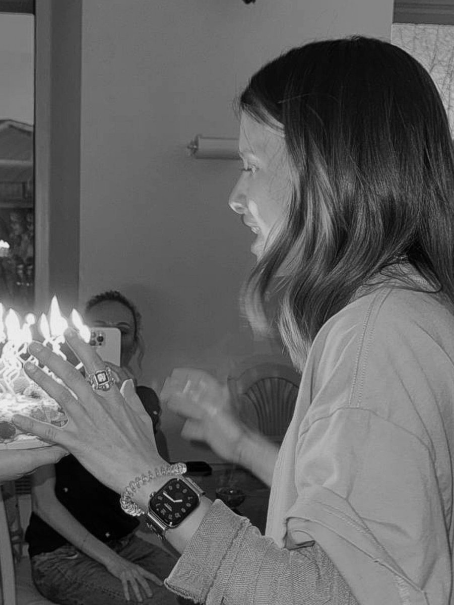 ㅤ
дни рождения после тридцати —
просто безудержные вечеринки. 
ㅤ