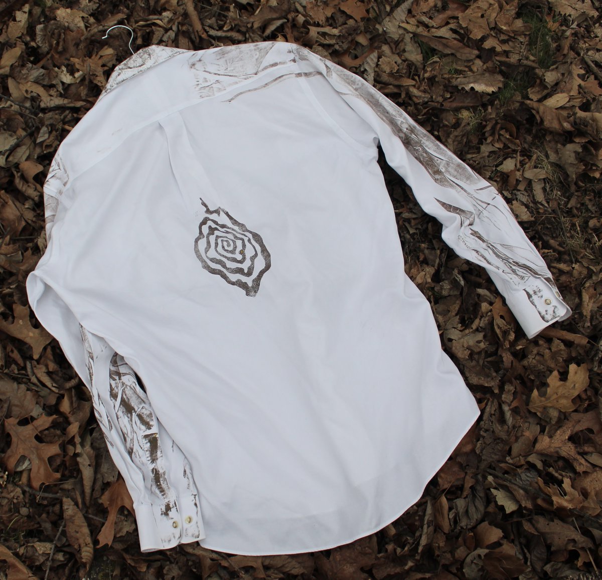 criddir's tweet photo. Been doing some fun things to slightly stained button ups that would probably be thrown away if they went to the thrift
#sustainability https://t.co/EOpcvLL8gr