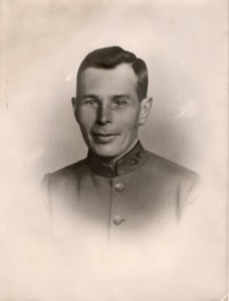 Dienstplichtig soldaat Wouter Vink van MC-III-RJ sneuvelde op 10 mei 1940 bij de verdediging van militair vliegveld Waalhaven.

Soldaat Vink raakte zwaar gewond en overleed dezelfde dag in het Zuider ziekenhuis te Rotterdam.

Bron: Zuidfront/ stichtingvoorouder