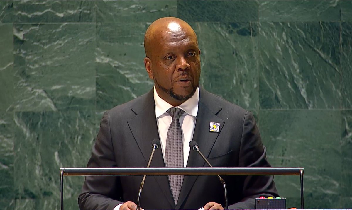 Africa Renewal, UN (@africarenewal) on Twitter photo "#ReparatoryJustice isn’t just about the past—it’s about building a better future."
Amb. Martin Kimani, Chair of the <a href="/UN/">United Nations</a> Permanent Forum on People of African Descent, on why 2025’s AU theme is crucial for global solidarity.
#Africa #Diaspora
africarenewal.un.org/en/magazine/ad… "#ReparatoryJustice isn’t just about the past—it’s about building a better future."
Amb. Martin Kimani, Chair of the <a href="/UN/">United Nations</a> Permanent Forum on People of African Descent, on why 2025’s AU theme is crucial for global solidarity.
#Africa #Diaspora
africarenewal.un.org/en/magazine/ad…