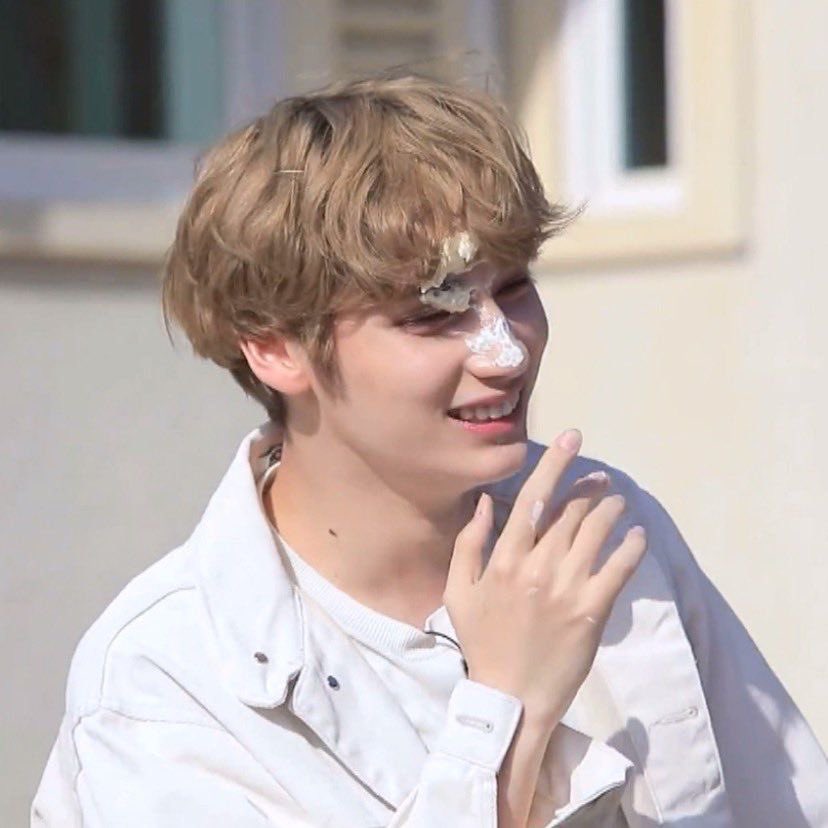 kaisideburnz's tweet image. i miss this cutie and his dirty blond curly hair rectangle sideburns😪