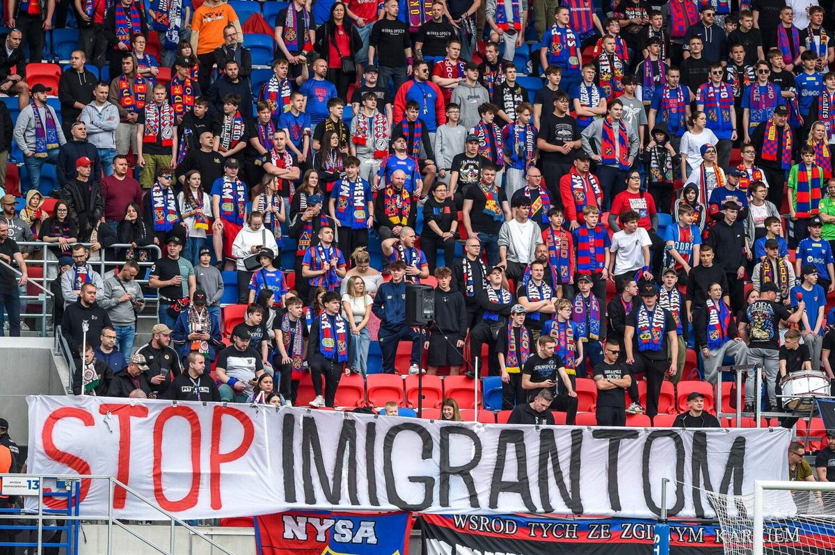 PoleConnection's tweet photo. "Stop immigrants"

Odra Opole last weekend https://t.co/igMLND6cYz