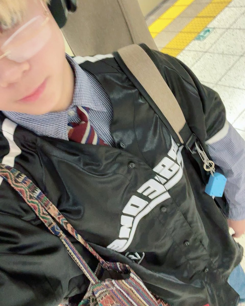 TryForNew_Pinas's tweet photo. 04.15.2025 | MUSASHI’s (KIO) INSTAGRAM POST

“直したメガネを連れ回そう
仮面山荘殺人事件面白すぎて1日で読み終わっちゃったからずっと気になってやつ買ってみた”

Eng. Trans.:
“Let's take the fixed glasses around

The Kamen Sanso Murder Case was so interesting that I finished reading it in one day, so I was curious about it all the time and bought it.”

🔗 https://t.co/yHGkBrxb3r

#Forever_TFN #티에프앤 #MUSASHI #KIO 
#TFN_FOREVER_WITH_US
#TFN #TFNPinas
@TFN_official_ @TFN_Official_JP