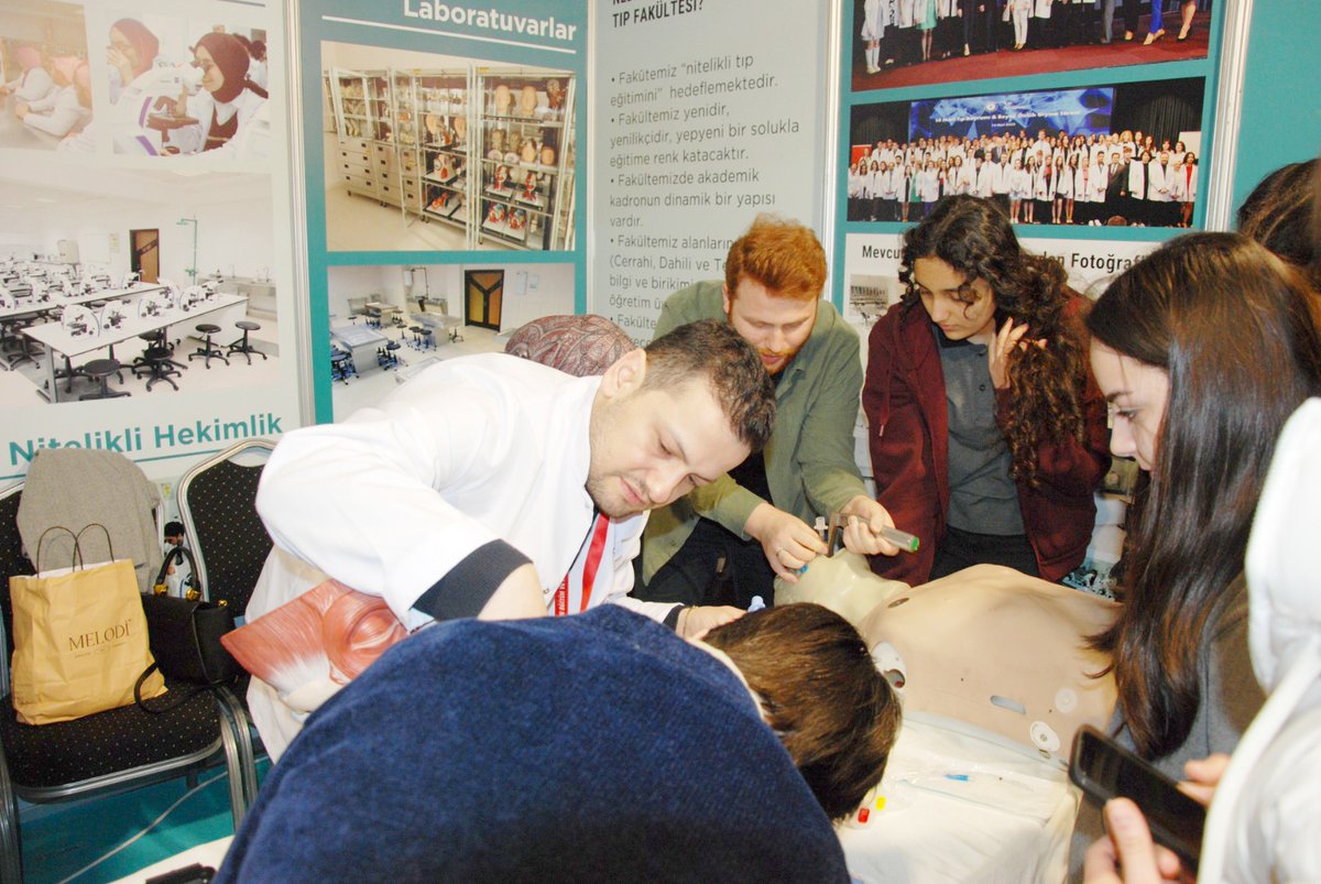 OKAF'25 Devam Ediyor!

Samsun Üniversitesi Tıp Fakültesi S1-038 numaralı standımızda ziyaretçilerini bekliyor.

Haydi sen de hemen ziyaret et!

📍Tüyap Samsun Fuar ve Kongre Merkezi