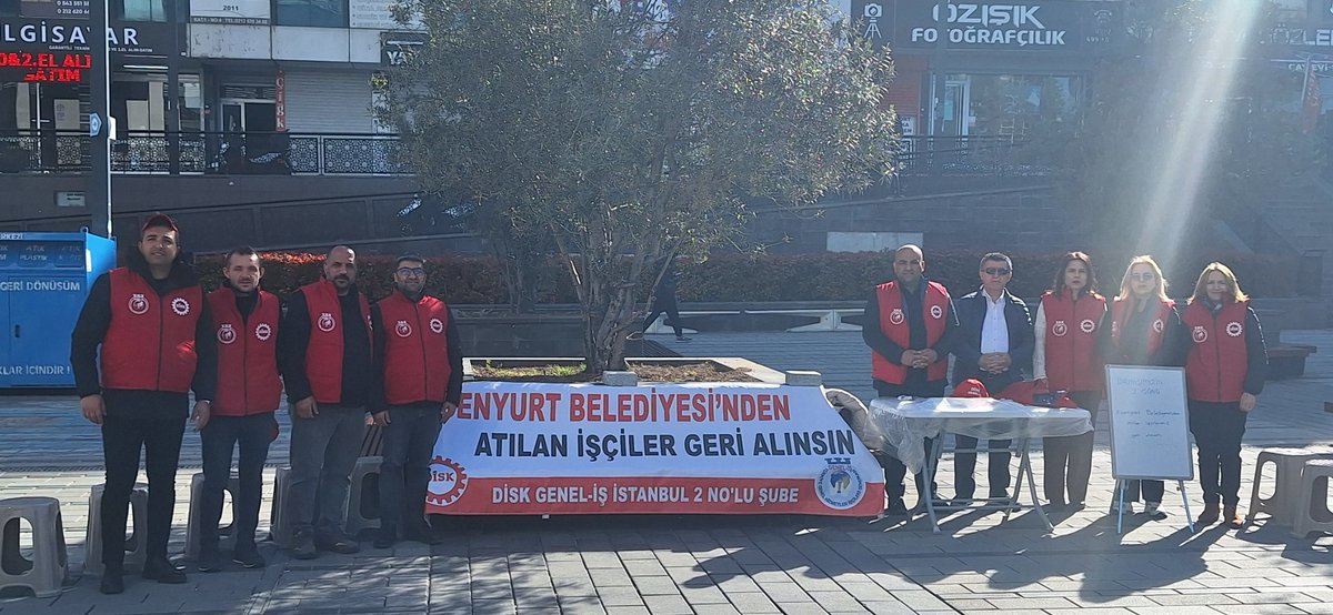 Esenyurt Belediyesi 'nde işten atılan arkadaşlarımız ile birlikte direnişimizin 2. günündeyiz. Yılgınlık yok direniş var...

ATILAN İŞÇİLER GERİ ALINSIN...
KURTULUŞ YOK TEK BAŞINA, YA HEP BERABER YA HİÇ BİRİMİZ...