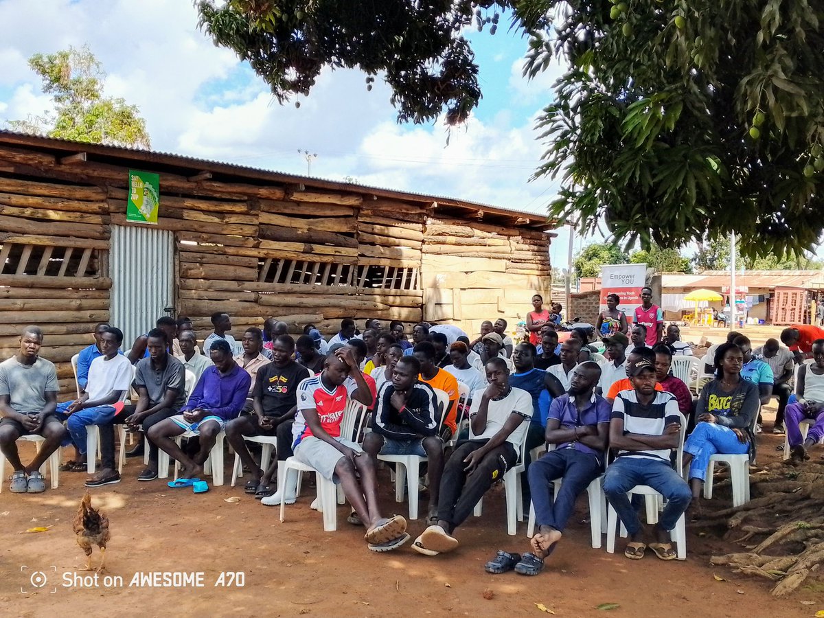 GWEDGUga's tweet photo. Empower You - the LC1 of industrial area, library parish bardege-layibi division-Gulu City making opening remarks during social accountability meeting. She mentioned empowering of youth in business. @EUinUG @StartHubAfrica @CaritasSwiss @PamelaAngwech @Alanyoimmy https://t.co/8XJ6j9ixZP